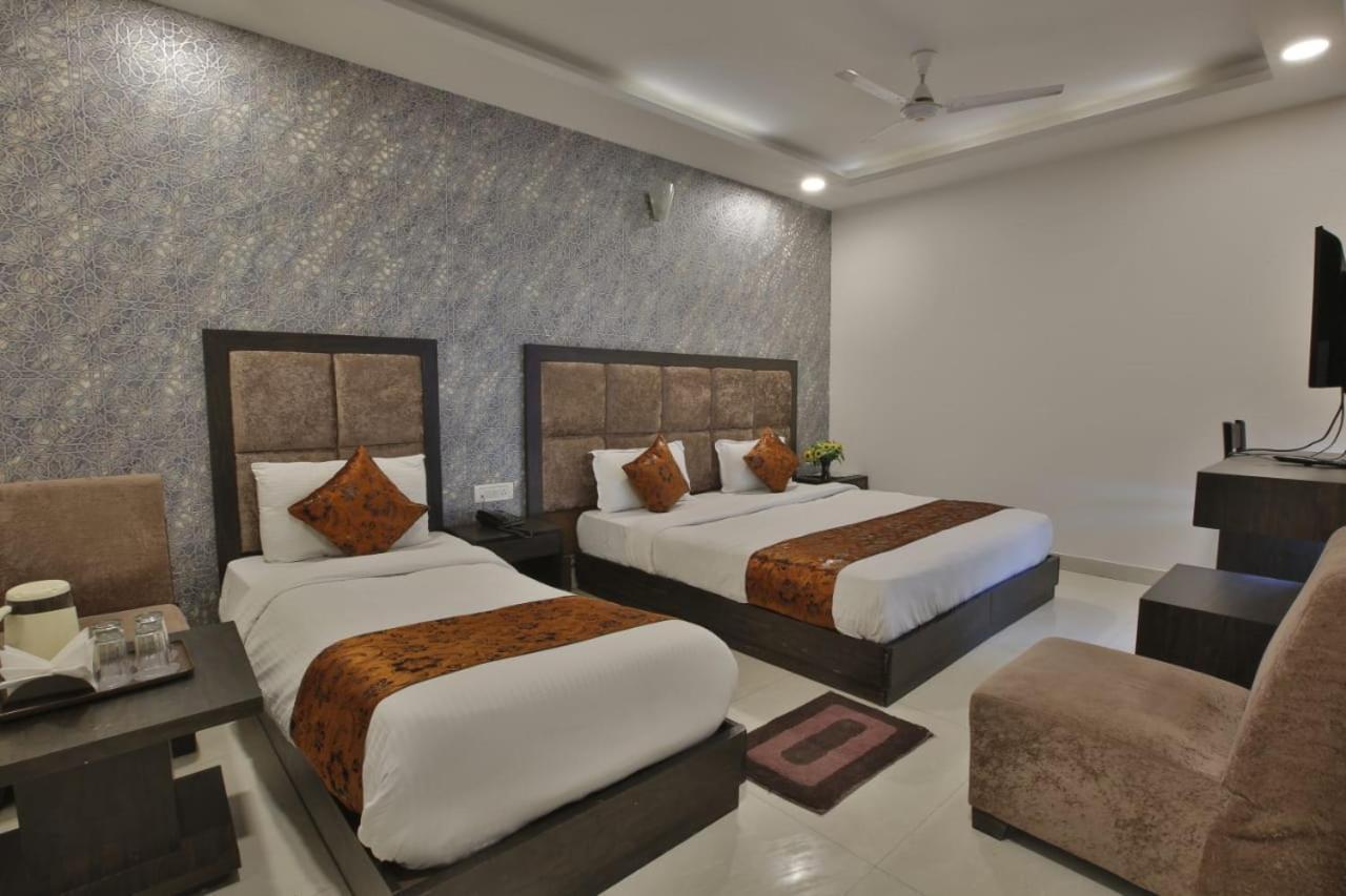 Hotel Aashiyana Inn Neu-Delhi Exterior foto